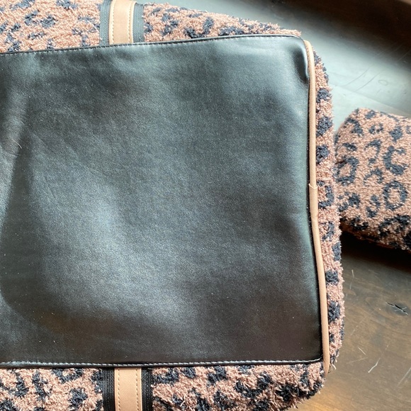 New In Bag! Beige leopard weekender duffle and matching makeup bag. - Picture 8 of 8